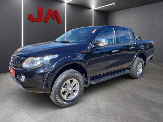 MITSUBISHI L200 TRITON 2.4 16V TURBO DIESEL SPORT HPE-S CD 4P 4X4 AUTOMÁTICO MITSUBISHI L200 TRITON 2.4 16V TURBO DIESEL SPORT HPE-S CD 4P 4X4 AUTOMÁTICO